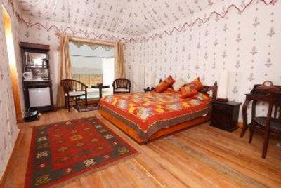 фото отеля Aaram Bagh Palace Hotel