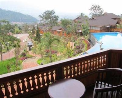 фото отеля Rumah Jambuluwuk Batu