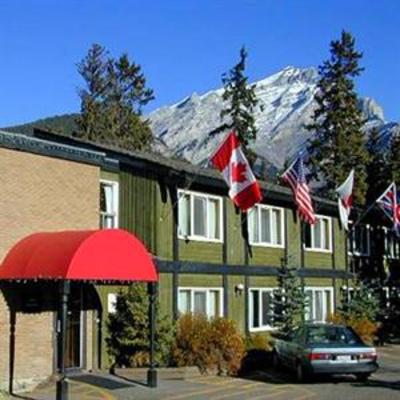 фото отеля Driftwood Inn Banff