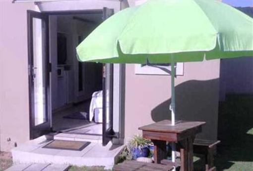 фото отеля Santini Lace Selfcatering Unit