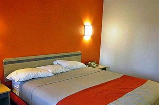 фото отеля Motel 6 Detroit East - Warren