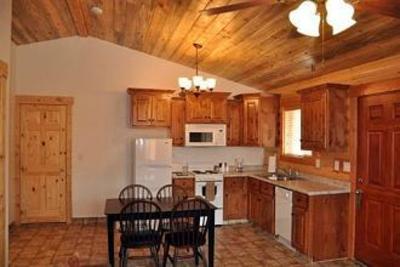 фото отеля Bryce Country Cabins
