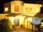 фото отеля Azura Beach House B&B