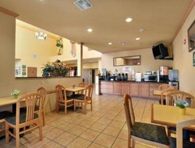фото отеля Super 8 Motel San Antonio