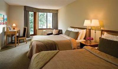 фото отеля Whistler Village Inn & Suites