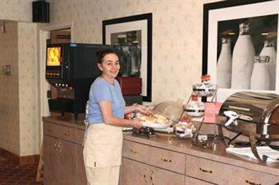 фото отеля Hampton Inn Corning