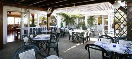 фото отеля Hotel Kyriad Dijon Longvic