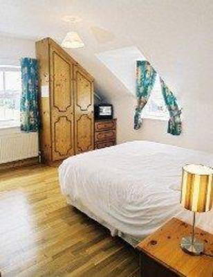 фото отеля Four Winds Bed & Breakfast Camhill