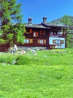 фото отеля Rifugio Alpino L'Ermitage Chamois