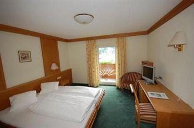 фото отеля Aktivhotel Crystal St. Johann in Tirol