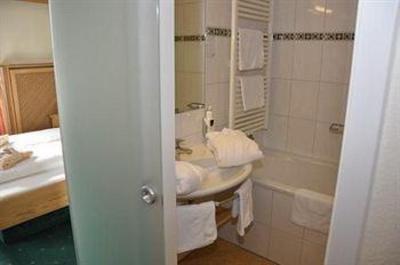 фото отеля Aktivhotel Crystal St. Johann in Tirol
