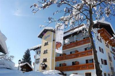 фото отеля Aktivhotel Crystal St. Johann in Tirol