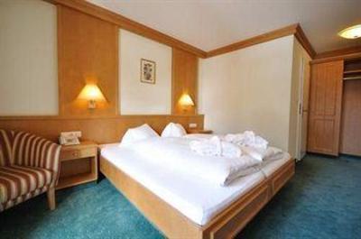 фото отеля Aktivhotel Crystal St. Johann in Tirol