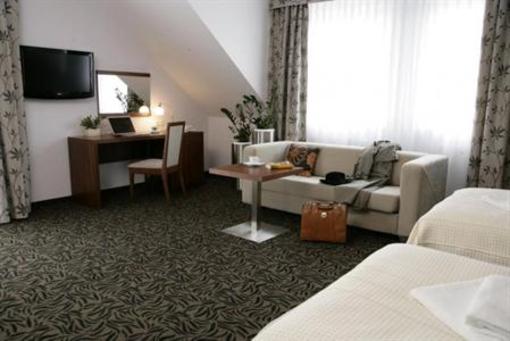 фото отеля Hotel Azyl Katy Wroclawskie