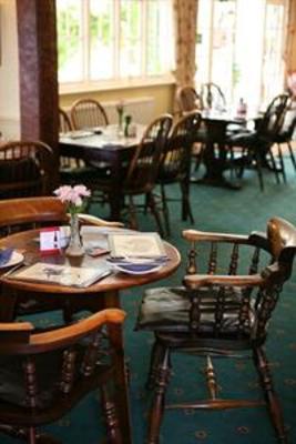 фото отеля The Wheatsheaf Inn Haslemere