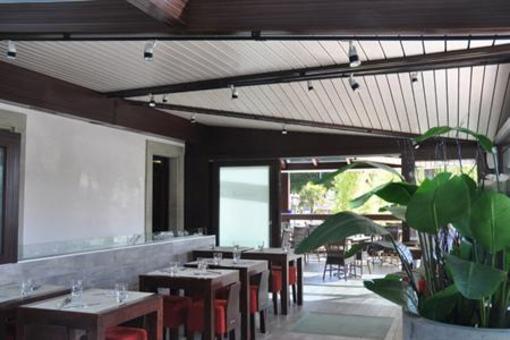фото отеля Hotel Galions Et Pub Cheseaux-sur-Lausanne