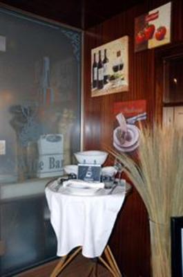 фото отеля Hotel Galions Et Pub Cheseaux-sur-Lausanne