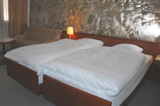 фото отеля Hotel Galions Et Pub Cheseaux-sur-Lausanne