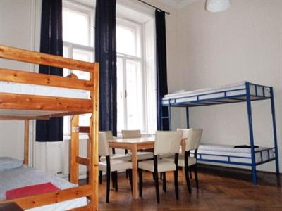 фото отеля SmallGroup Hostel