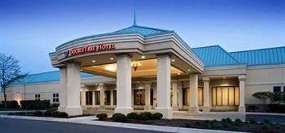 фото отеля DoubleTree by Hilton Hotel Detroit - Novi