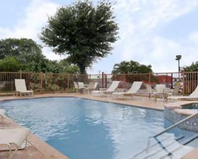 фото отеля Days Inn New Braunfels