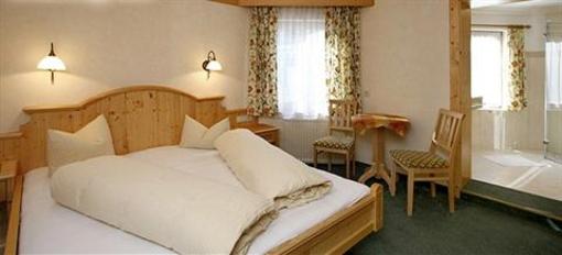 фото отеля Hotel Garni Tanzer Ischgl