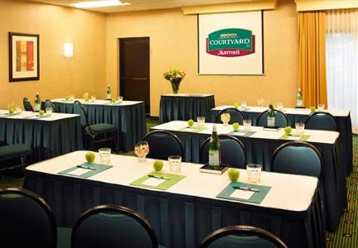 фото отеля Courtyard Hotel North Arlington Heights