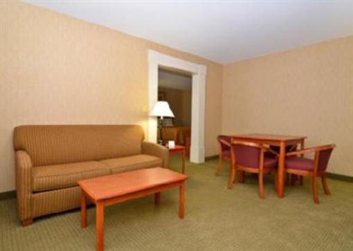 фото отеля Comfort Inn & Suites adj to Akwesasne Mohawk Casino