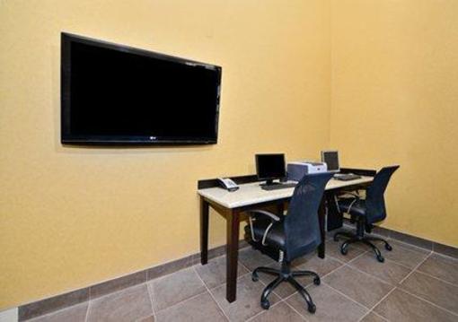 фото отеля Comfort Inn & Suites adj to Akwesasne Mohawk Casino