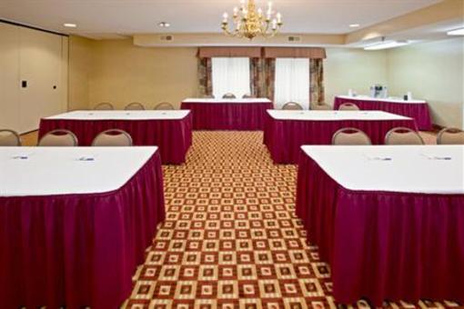 фото отеля Holiday Inn Express Cloverdale