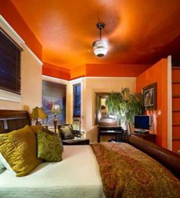 фото отеля Big Blue House Bed & Breakfast Tucson