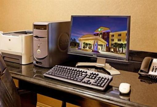 фото отеля Holiday Inn Express Hotel & Suites Crestview