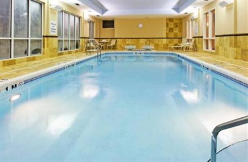 фото отеля Holiday Inn Express Hotel & Suites Crestview