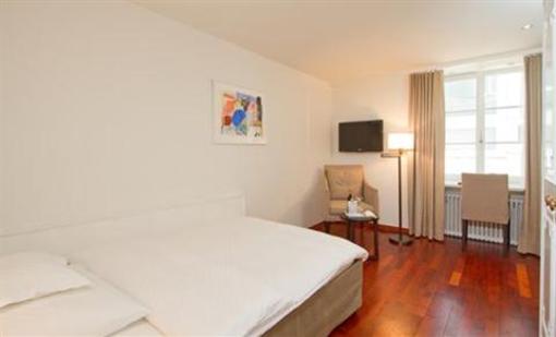 фото отеля Helmhaus Swiss Quality Hotel