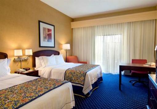 фото отеля Courtyard by Marriott Chicago St. Charles