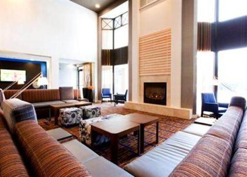 фото отеля Courtyard by Marriott Chicago St. Charles