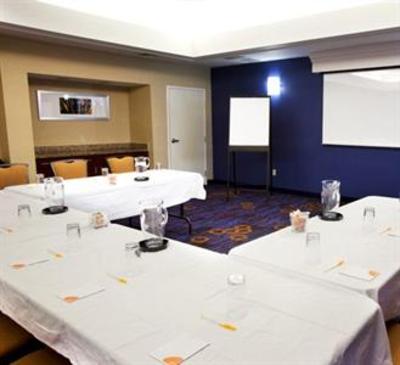 фото отеля Courtyard by Marriott Chicago St. Charles