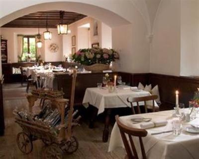 фото отеля Hotel Gasthof Zur Post St. Gilgen