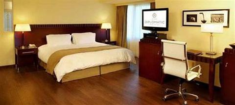 фото отеля Diplomatic Park Suites
