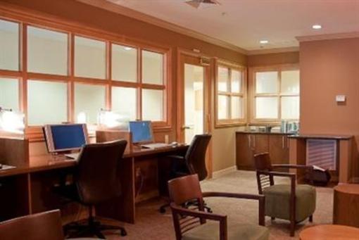 фото отеля Marriott Execustay Metropolitan at Pentagon City