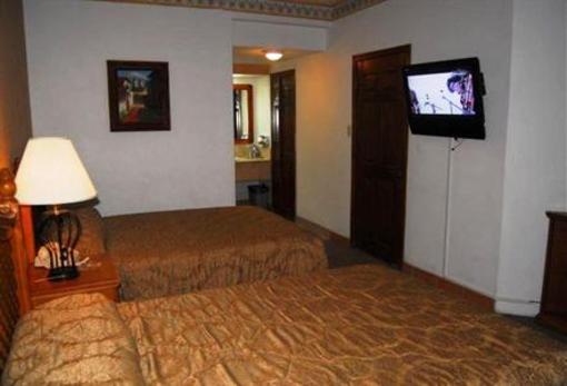 фото отеля Hotel Suites El Paseo
