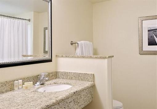 фото отеля Courtyard by Marriott Fort Myers - Gulf Coast Town Center