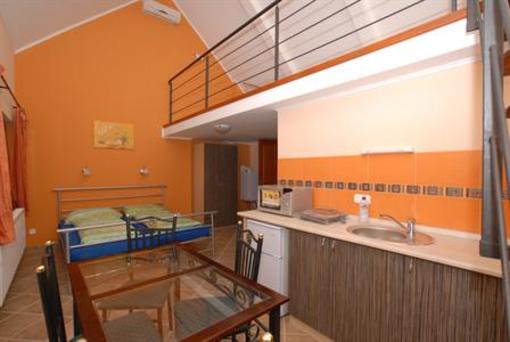 фото отеля Adios Apartman