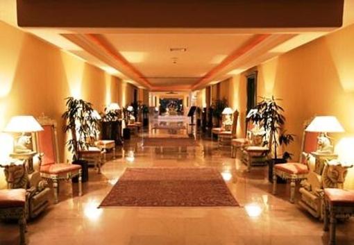 фото отеля Dariush Grand Hotel
