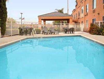 фото отеля Days Inn Lathrop