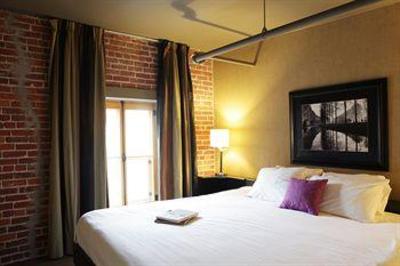 фото отеля Le Port Royal Hotel & Suites Quebec City