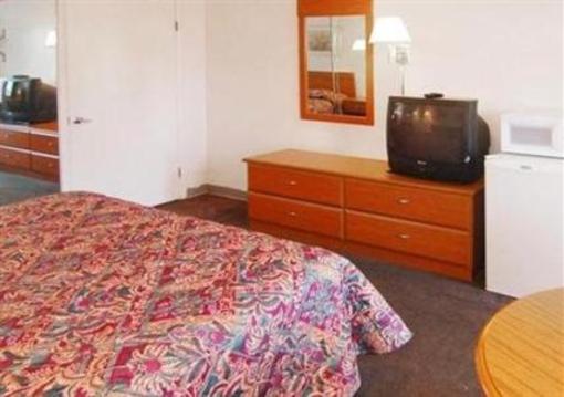 фото отеля Econo Lodge near Sentara Leigh Hospital