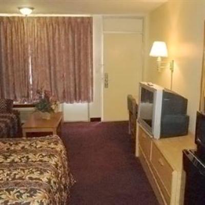 фото отеля Economy Inn North Oklahoma Cty