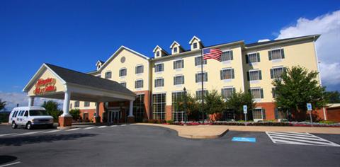 фото отеля Hampton Inn & Suites Williamsburg Square
