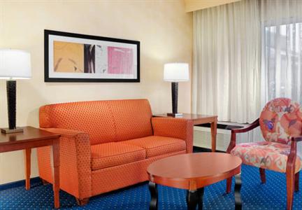 фото отеля Courtyard by Marriott Herndon Reston